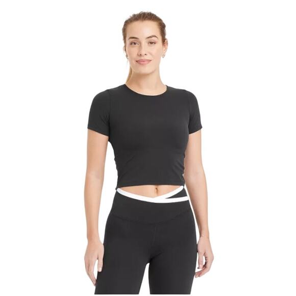 all in motion Tops - ❤️‍🔥NWT All in Motion Ribbed Cropped Fitted Tee Black XS